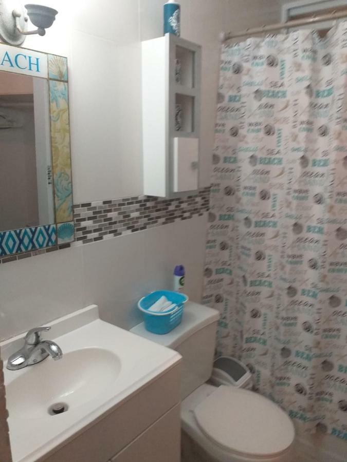 Beach Front Apt 4 at Isla Verde Tower Appartement San Juan Buitenkant foto